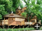 Giant tree house at the gardens, Alnwick